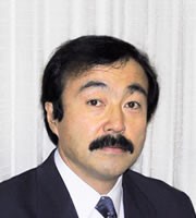 安藤 真 氏